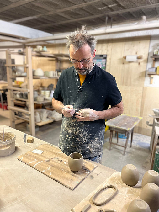 Francois vaxelaire le mouton a 5 pates artisan potier
