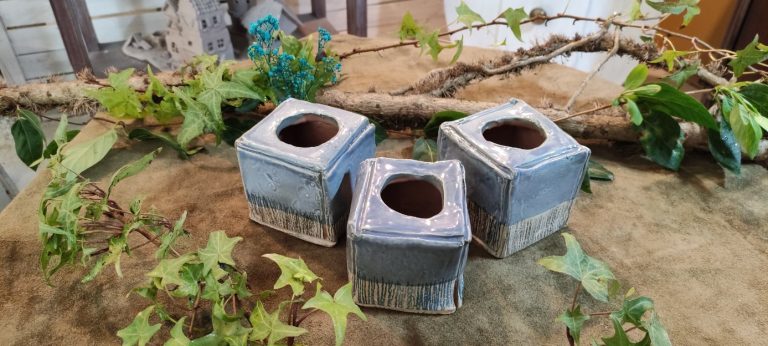 Pots cubes bleus